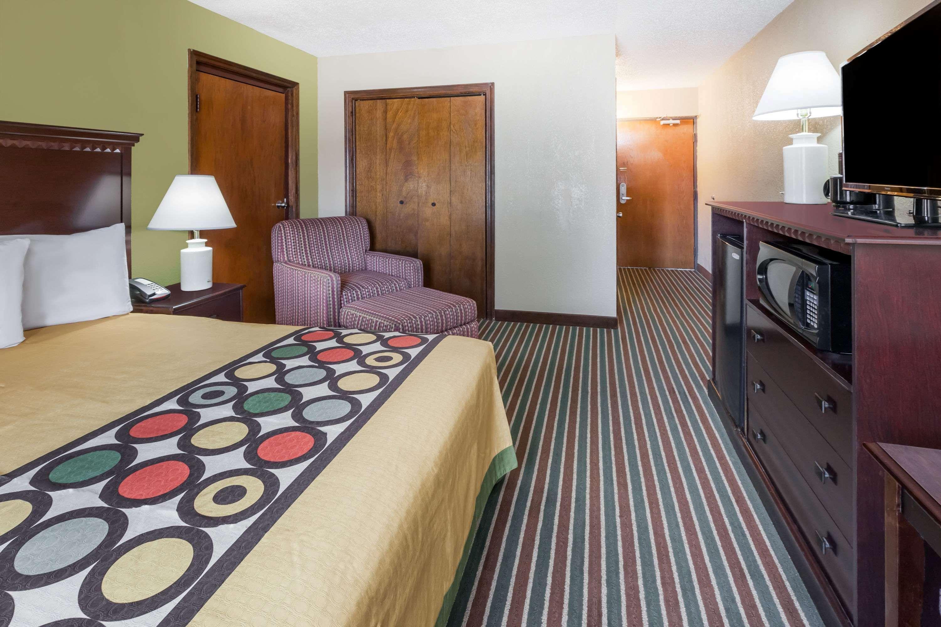 Super 8 By Wyndham Ar Motel 2*